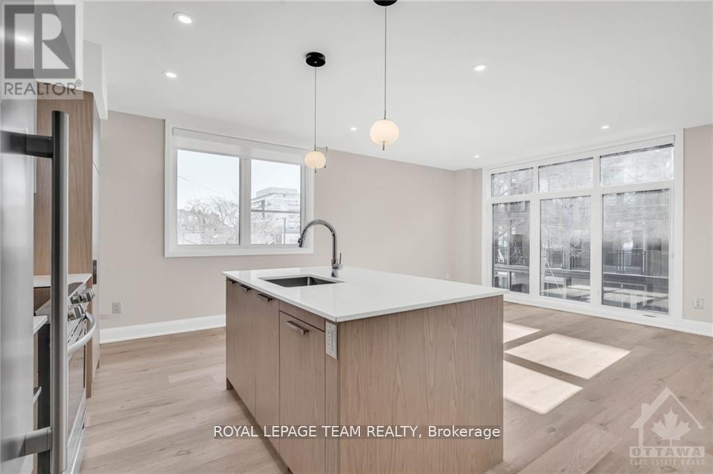 Photo 6 of 4 58 Florence Street, Ottawa ON