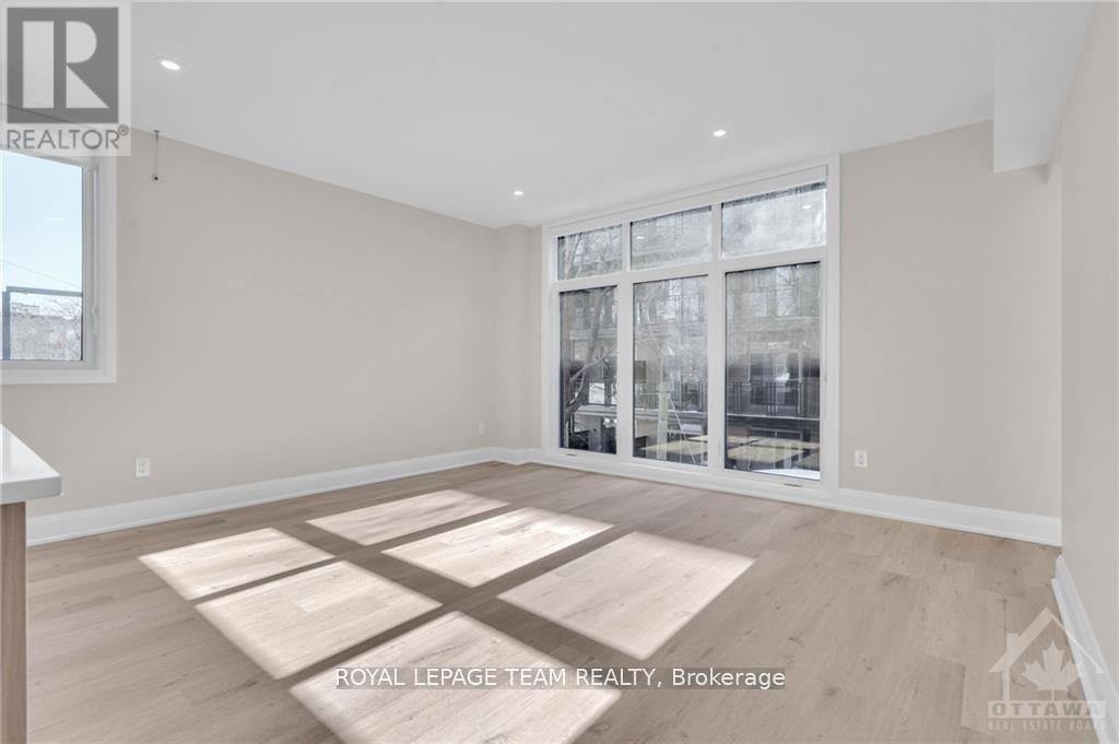 Photo 9 of 4 58 Florence Street, Ottawa ON