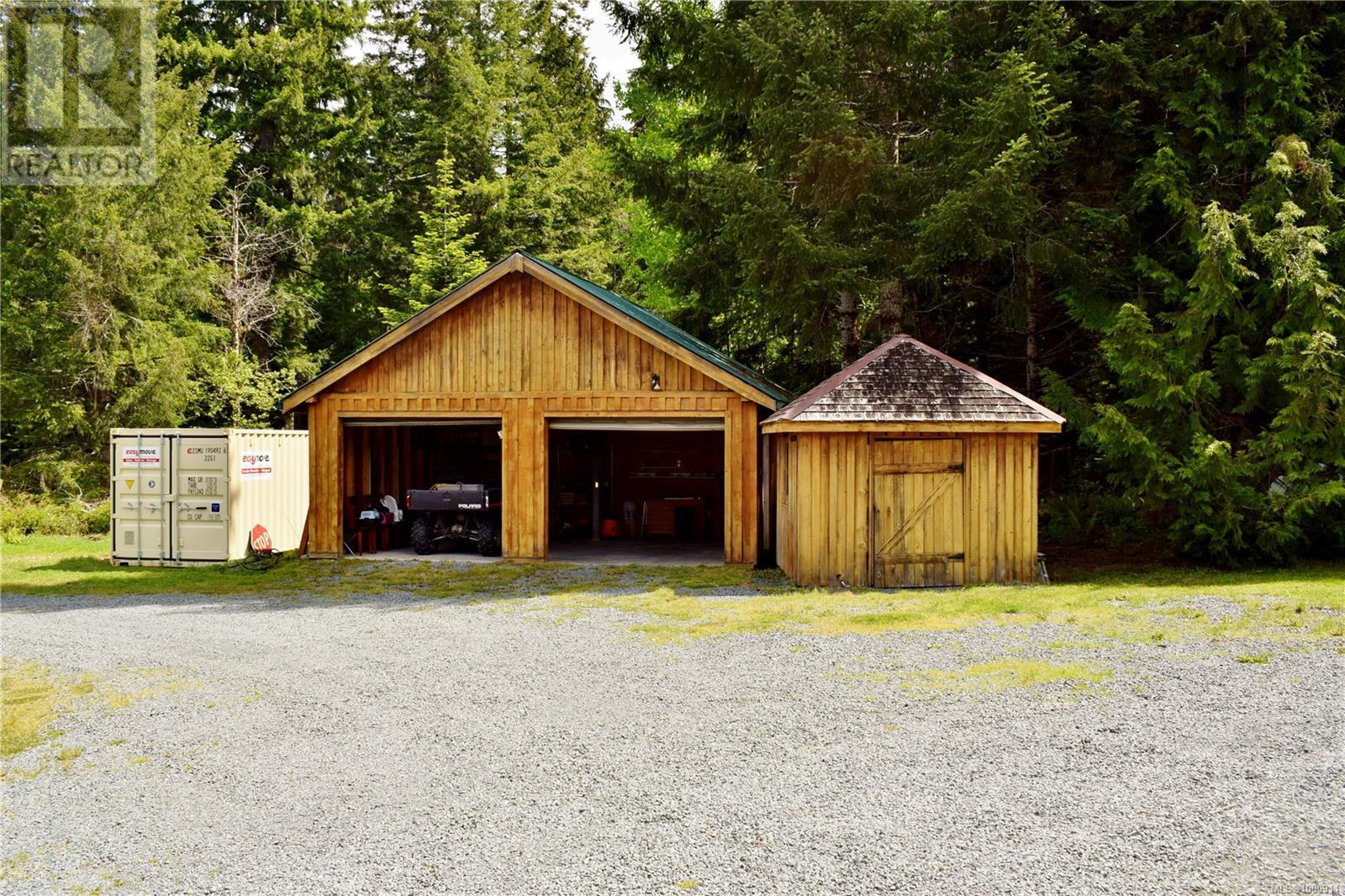 5982 Mayo Rd, Lake Cowichan