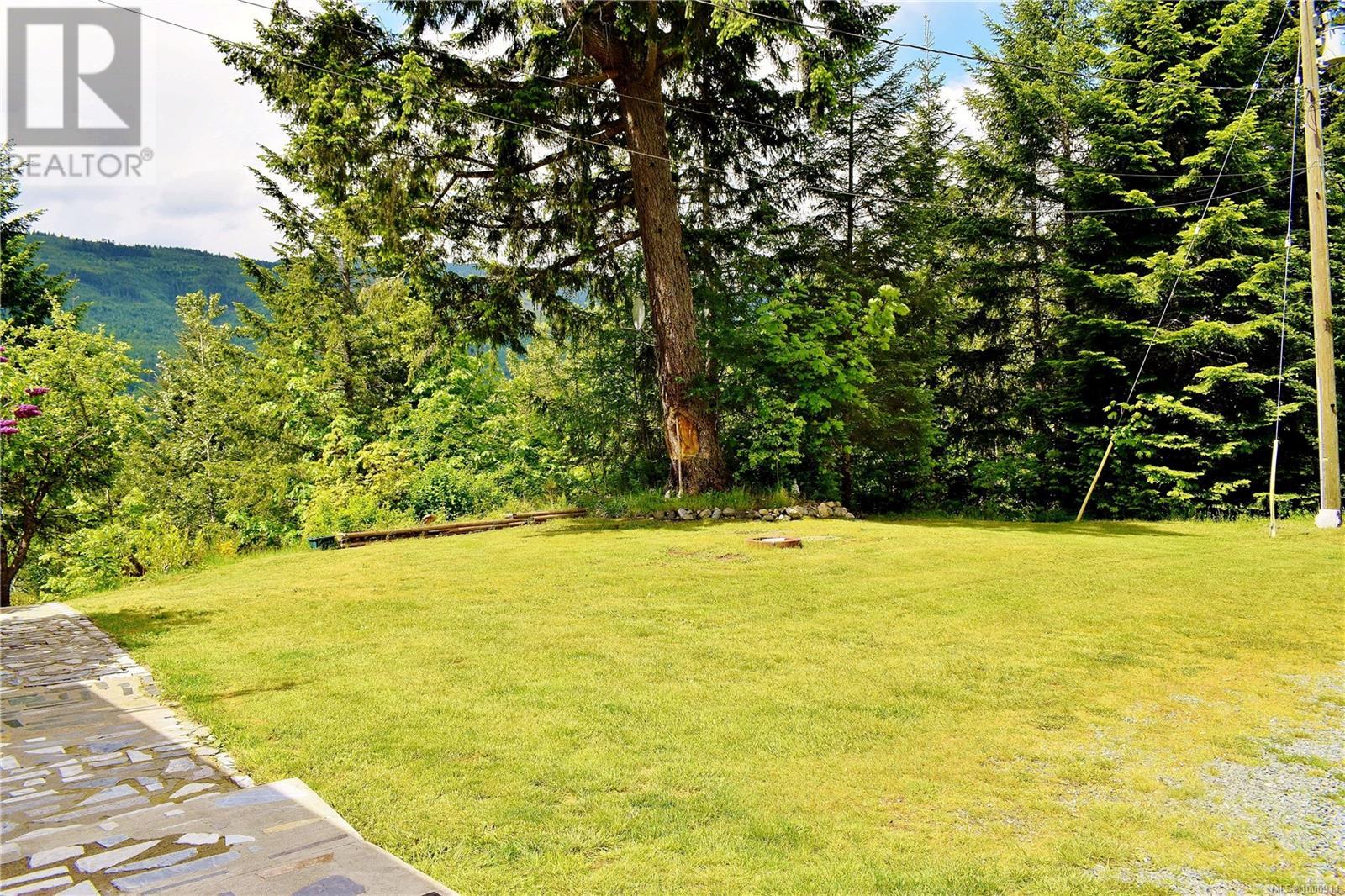 5982 Mayo Rd, Lake Cowichan