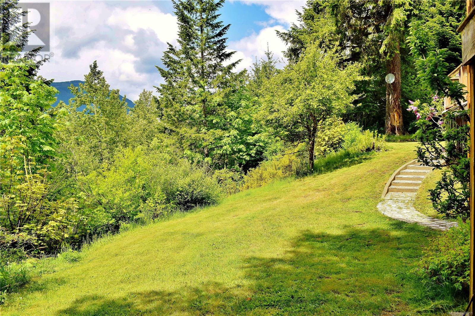 5982 Mayo Rd, Lake Cowichan