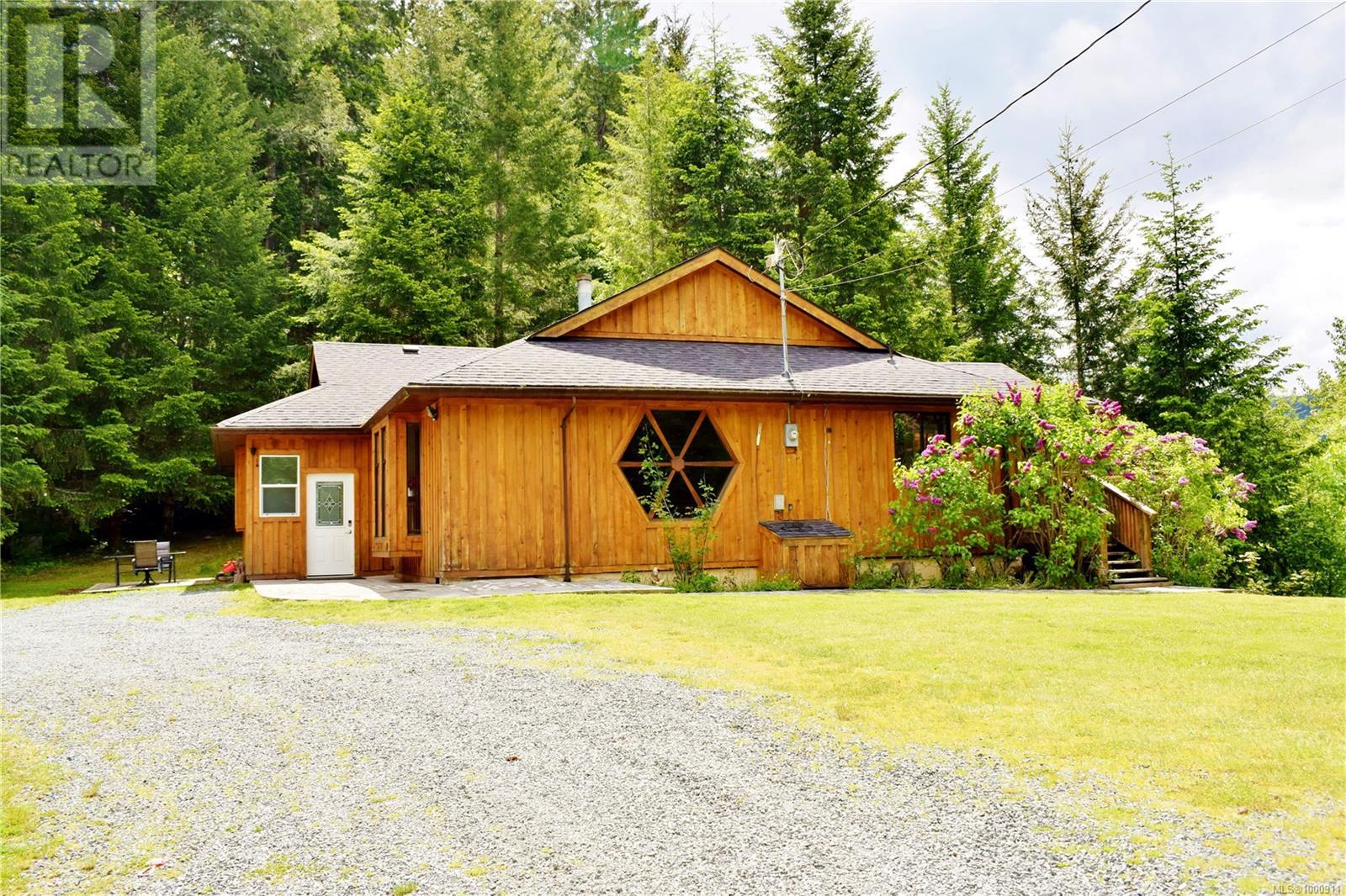 5982 Mayo Rd, Lake Cowichan