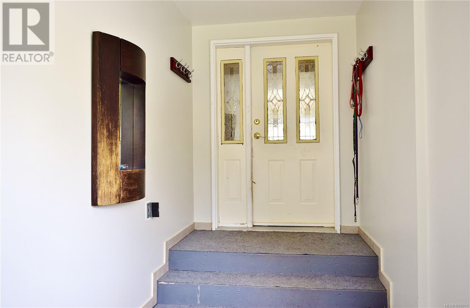 5982 Mayo Rd, Lake Cowichan
