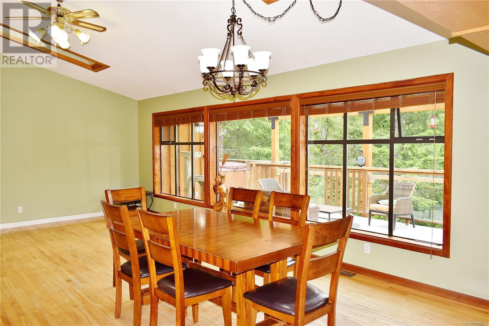 5982 Mayo Rd, Lake Cowichan