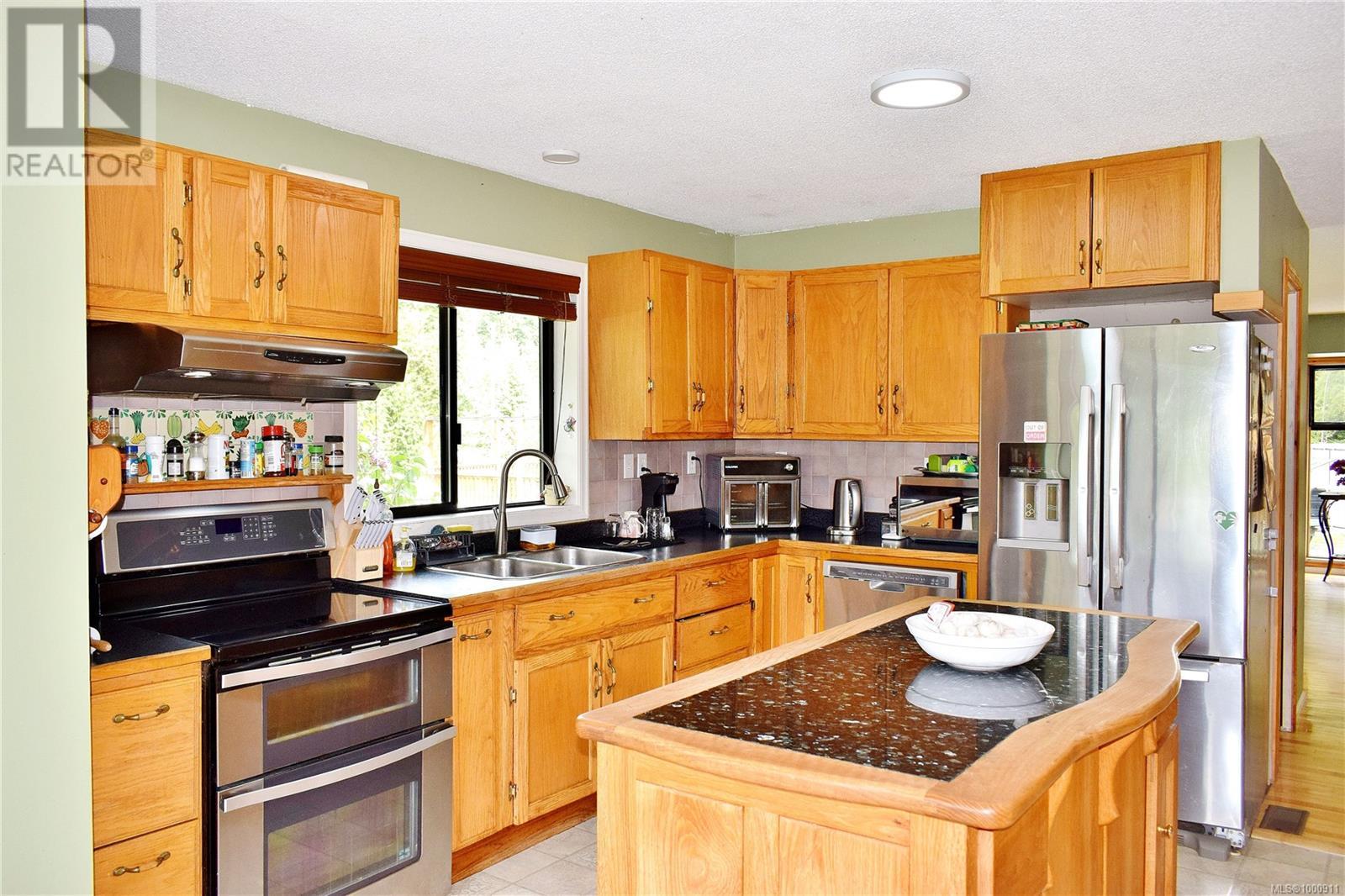 5982 Mayo Rd, Lake Cowichan
