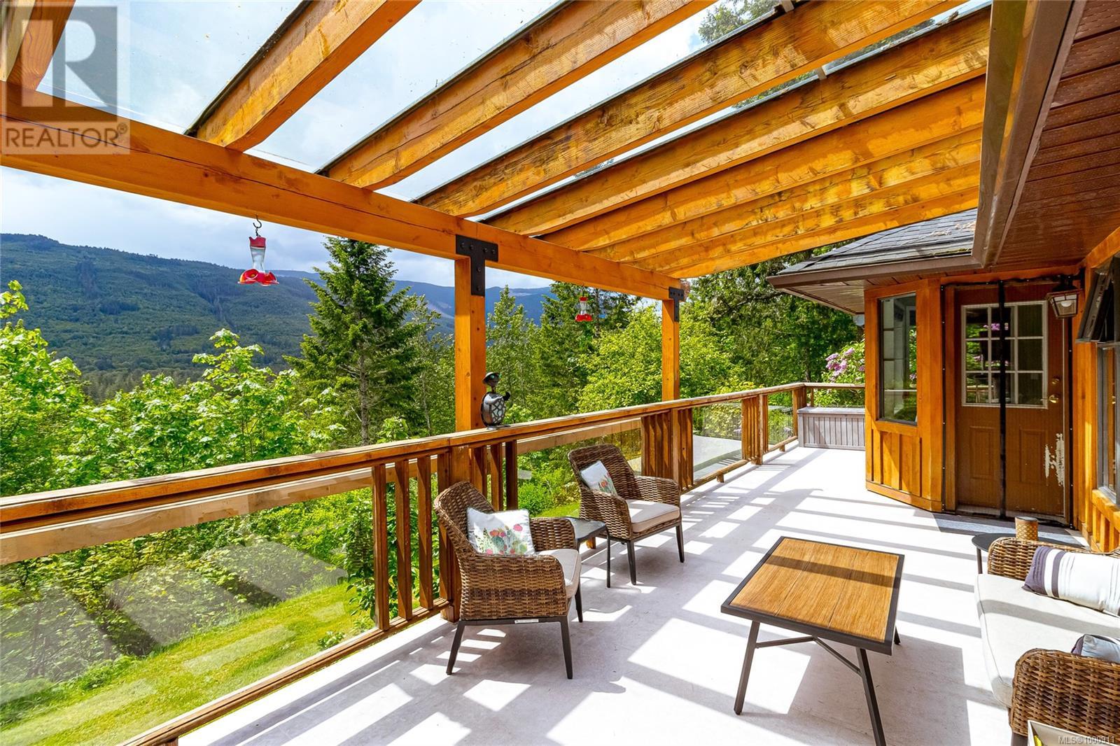 5982 Mayo Rd, Lake Cowichan