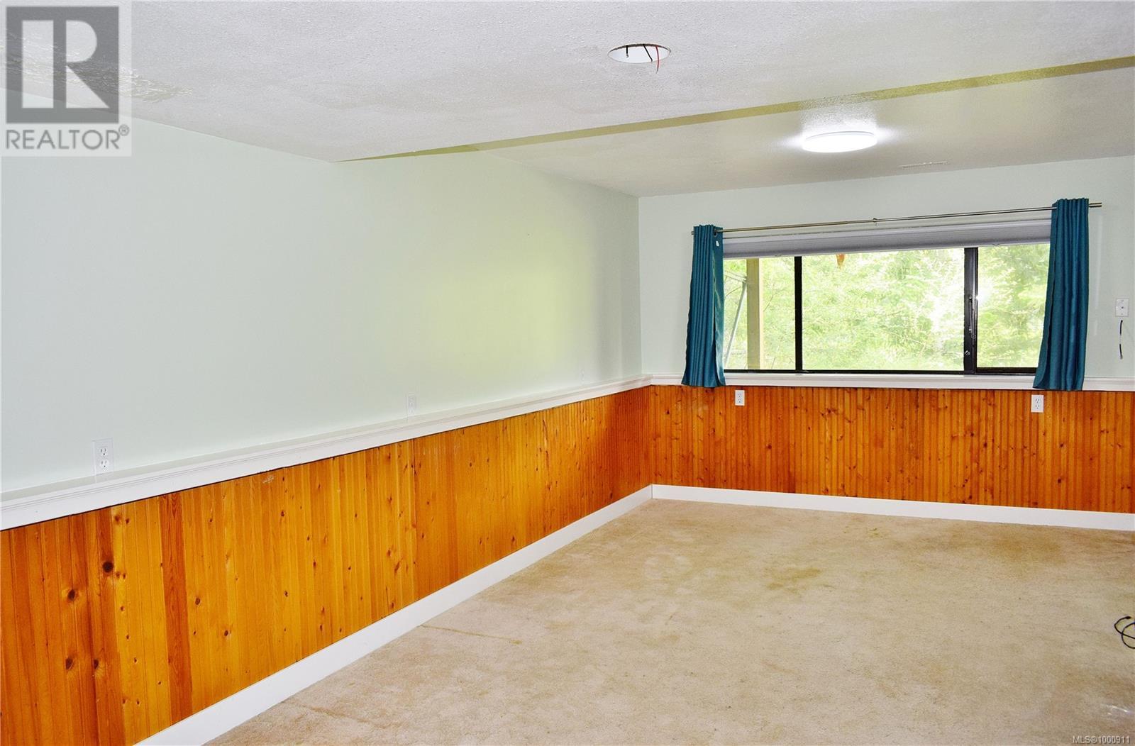 5982 Mayo Rd, Lake Cowichan