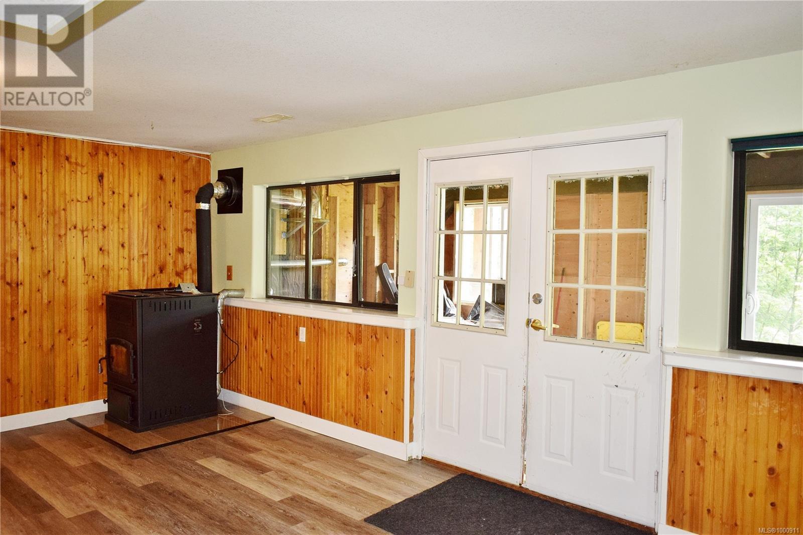 5982 Mayo Rd, Lake Cowichan