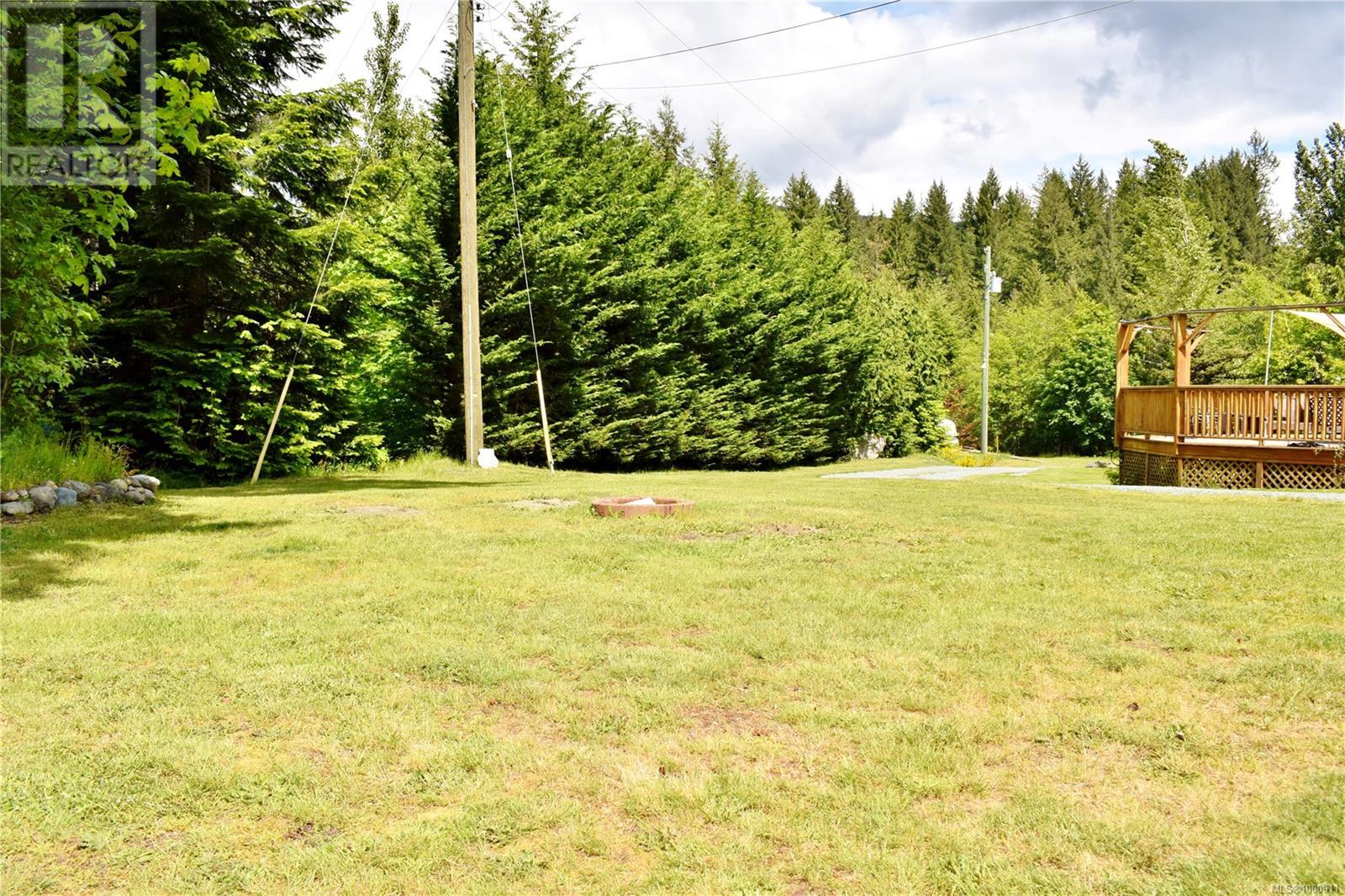 5982 Mayo Rd, Lake Cowichan