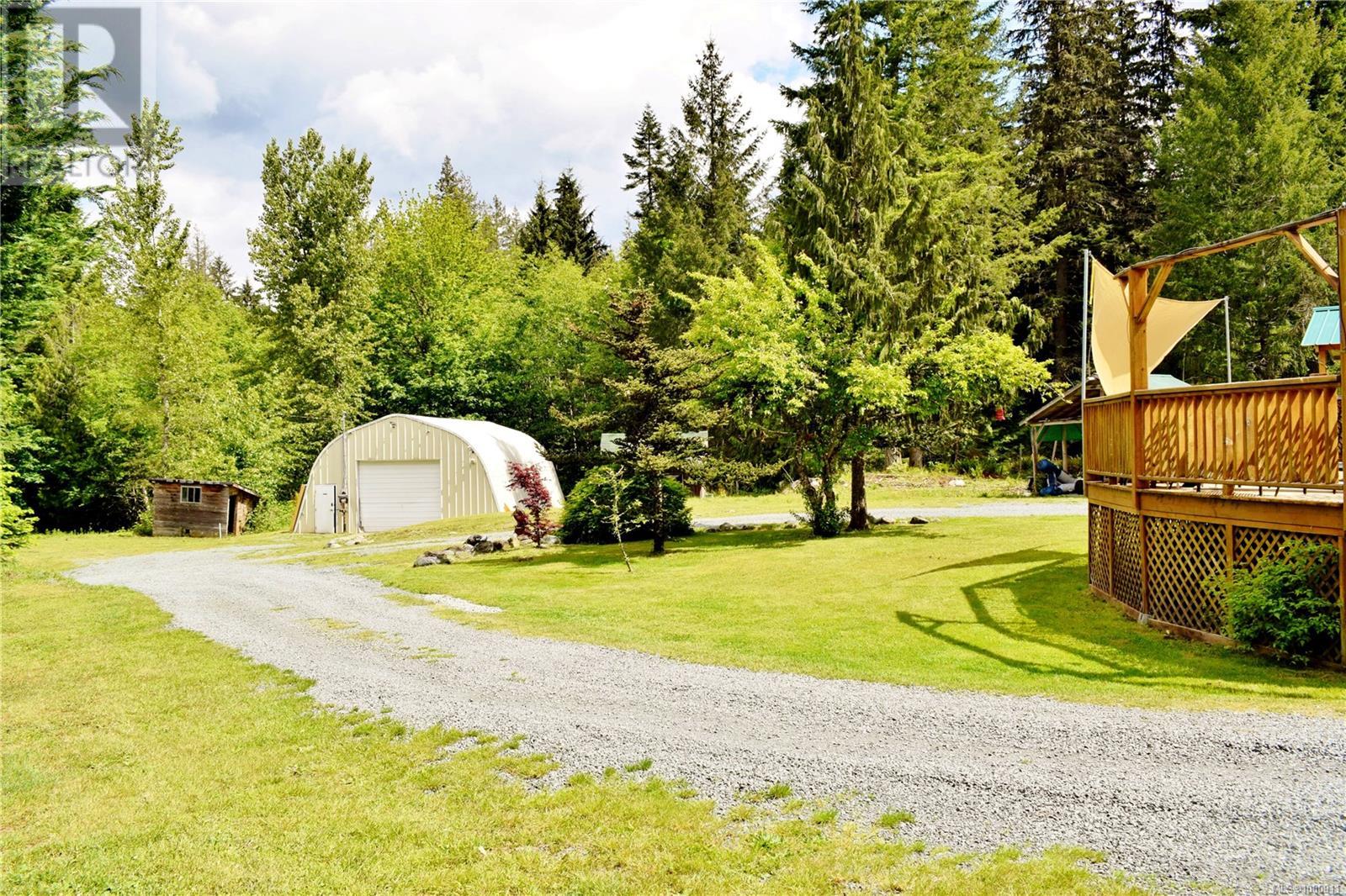 5982 Mayo Rd, Lake Cowichan