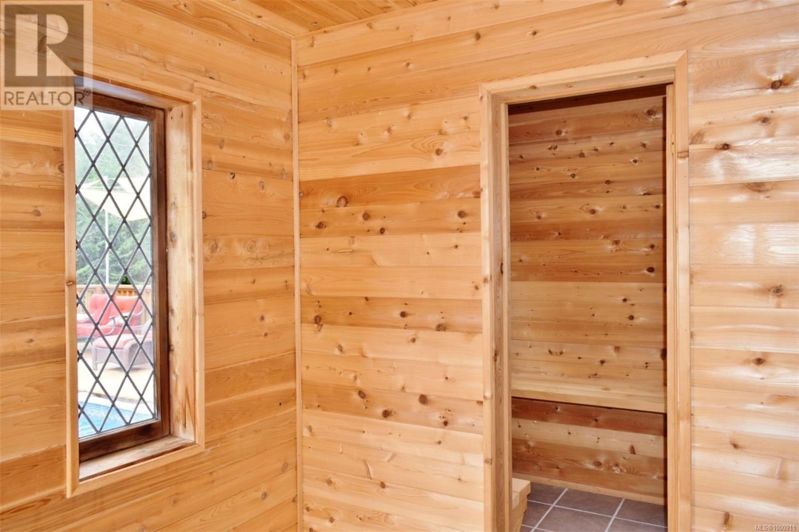 5982 Mayo Rd, Lake Cowichan