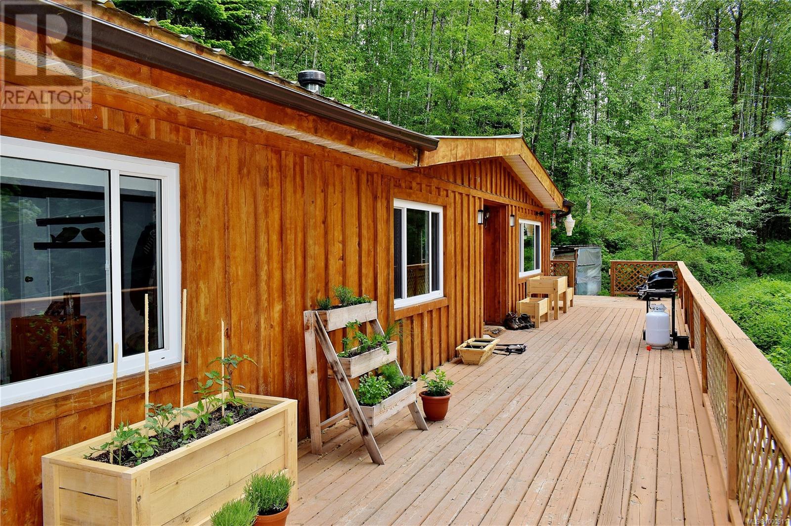 5982 Mayo Rd, Lake Cowichan