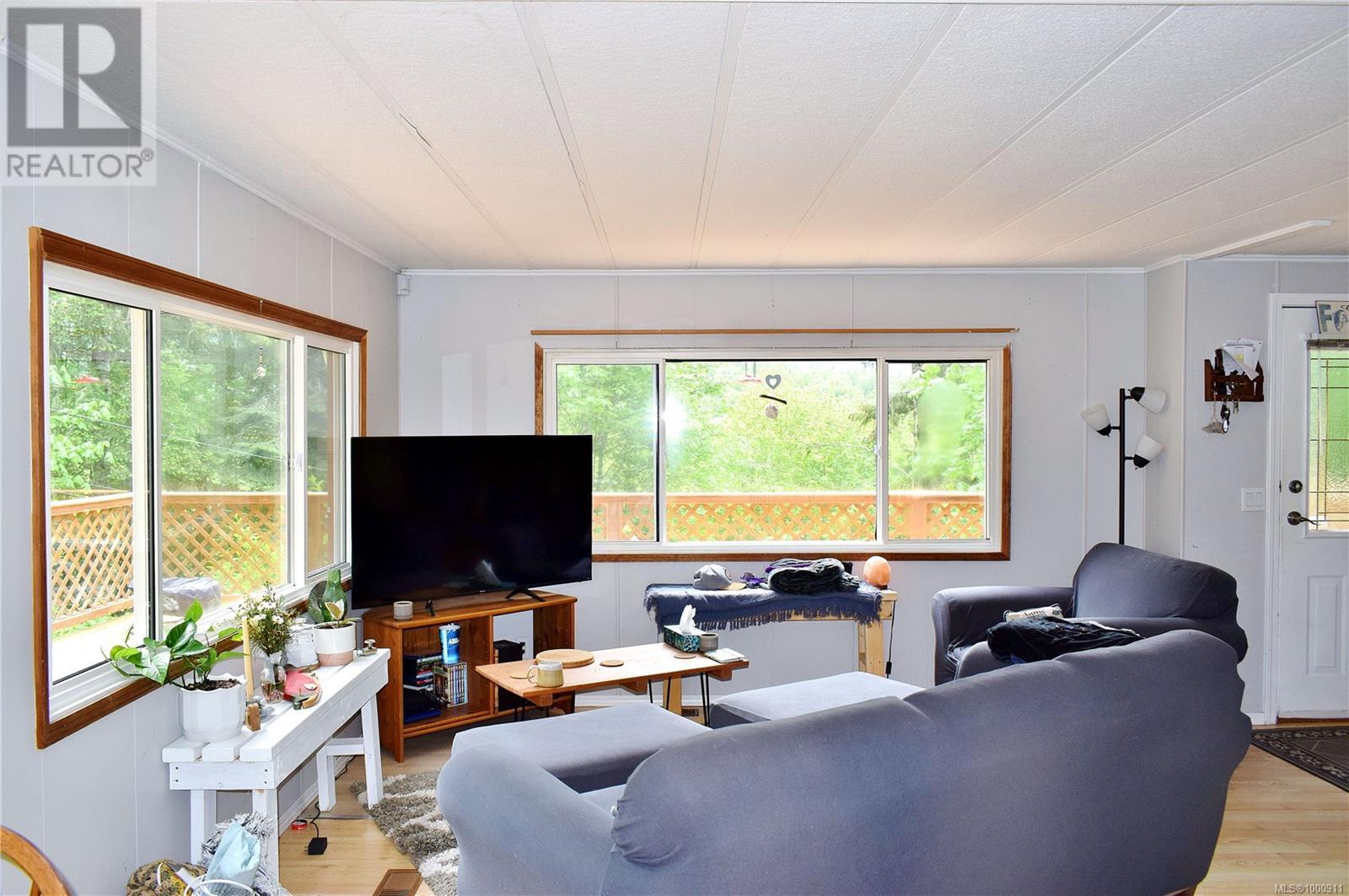5982 Mayo Rd, Lake Cowichan