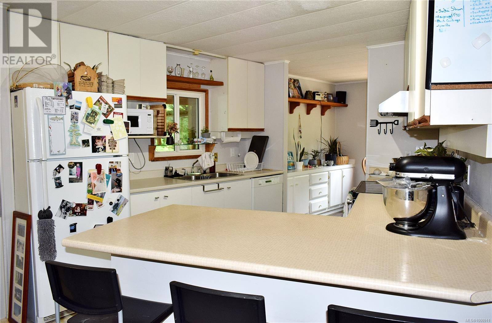 5982 Mayo Rd, Lake Cowichan