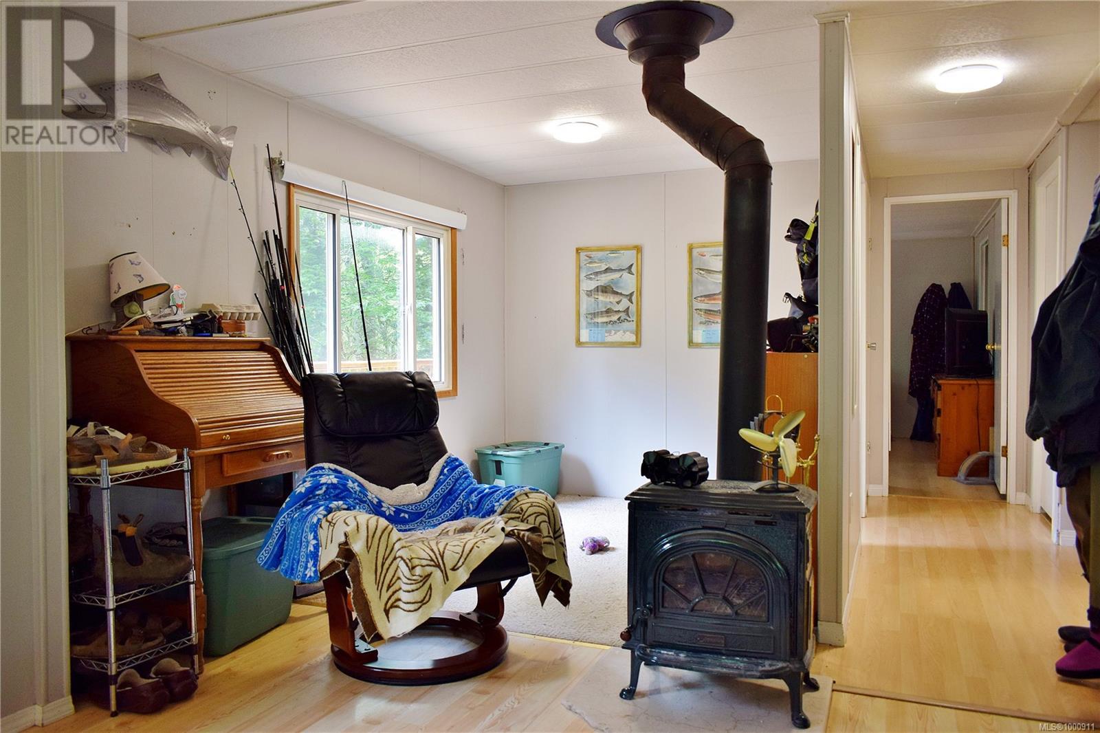 5982 Mayo Rd, Lake Cowichan