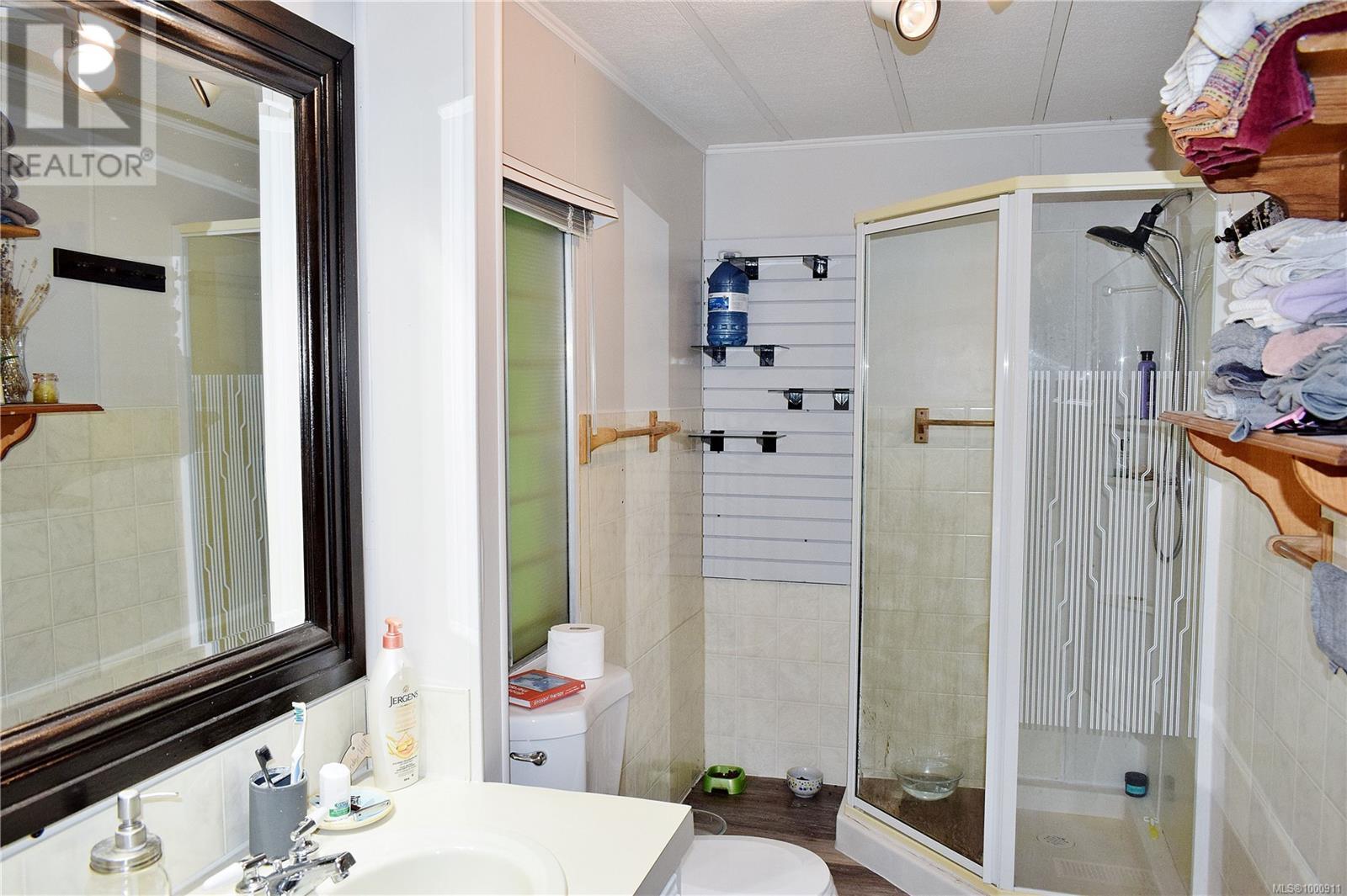 5982 Mayo Rd, Lake Cowichan