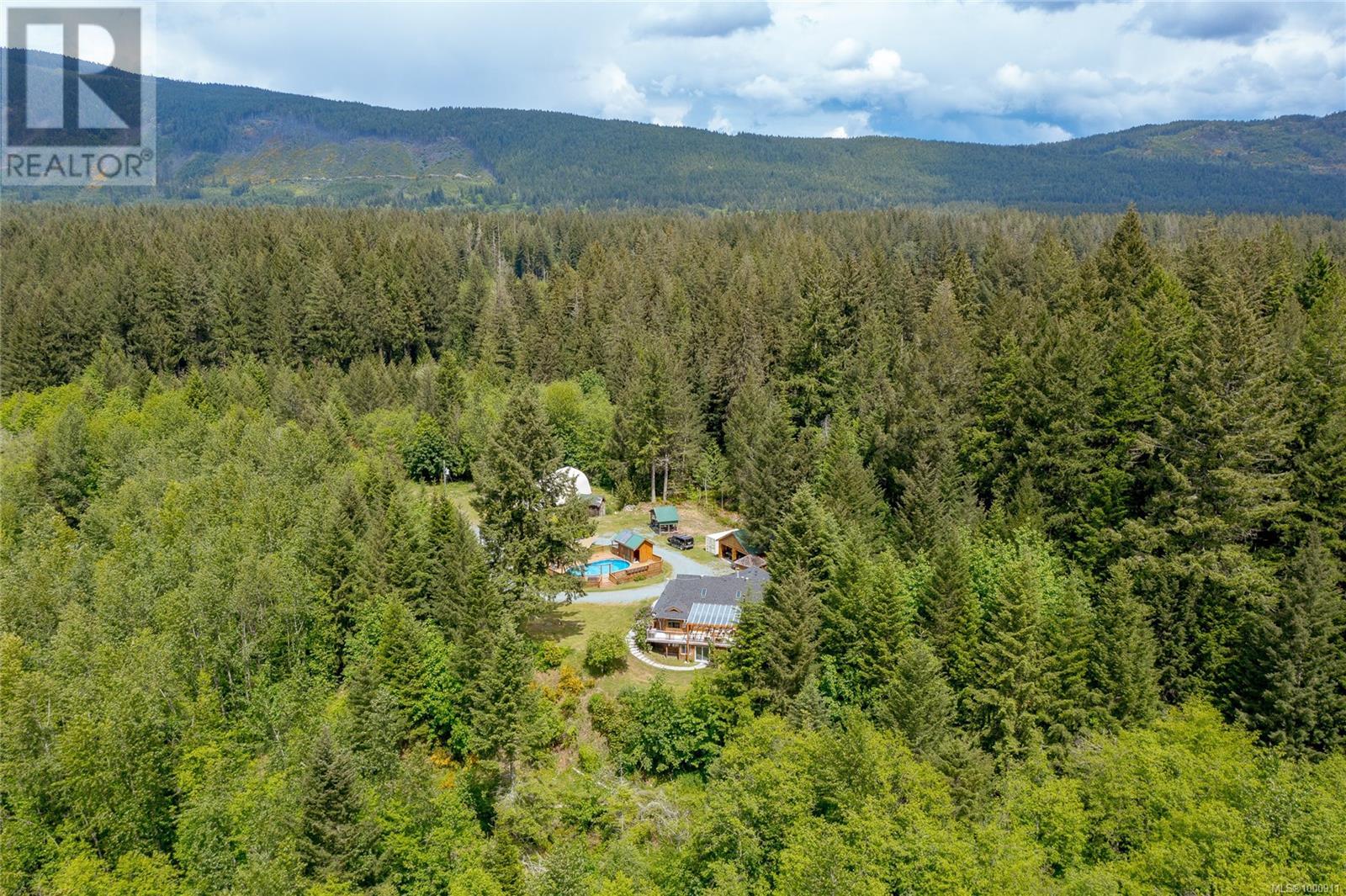 5982 Mayo Rd, Lake Cowichan