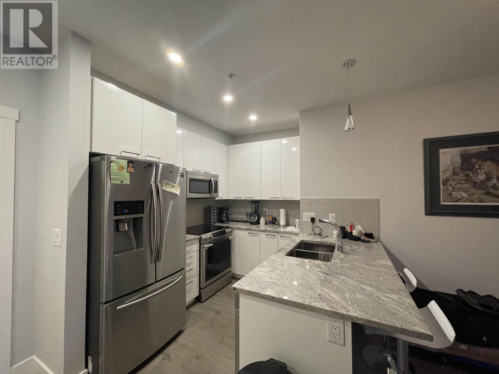 Photo 8 of 409 22315 122 Avenue, Maple Ridge BC
