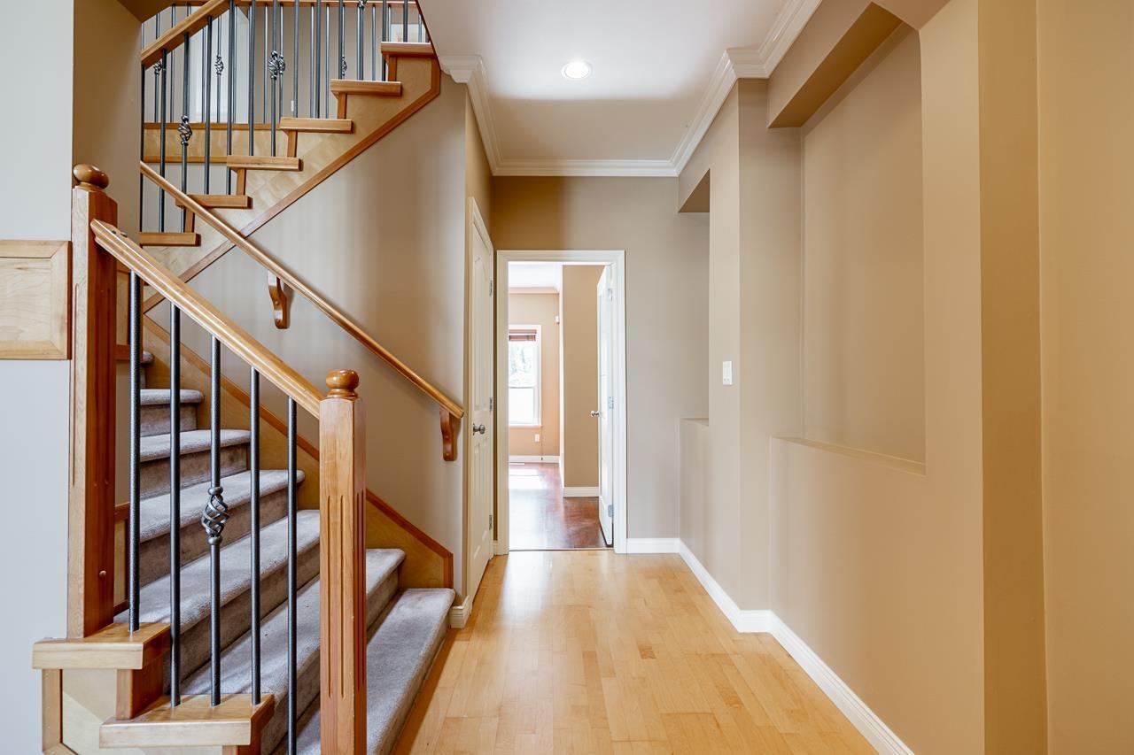 Photo 4 of 14374 76 A Avenue, Surrey BC