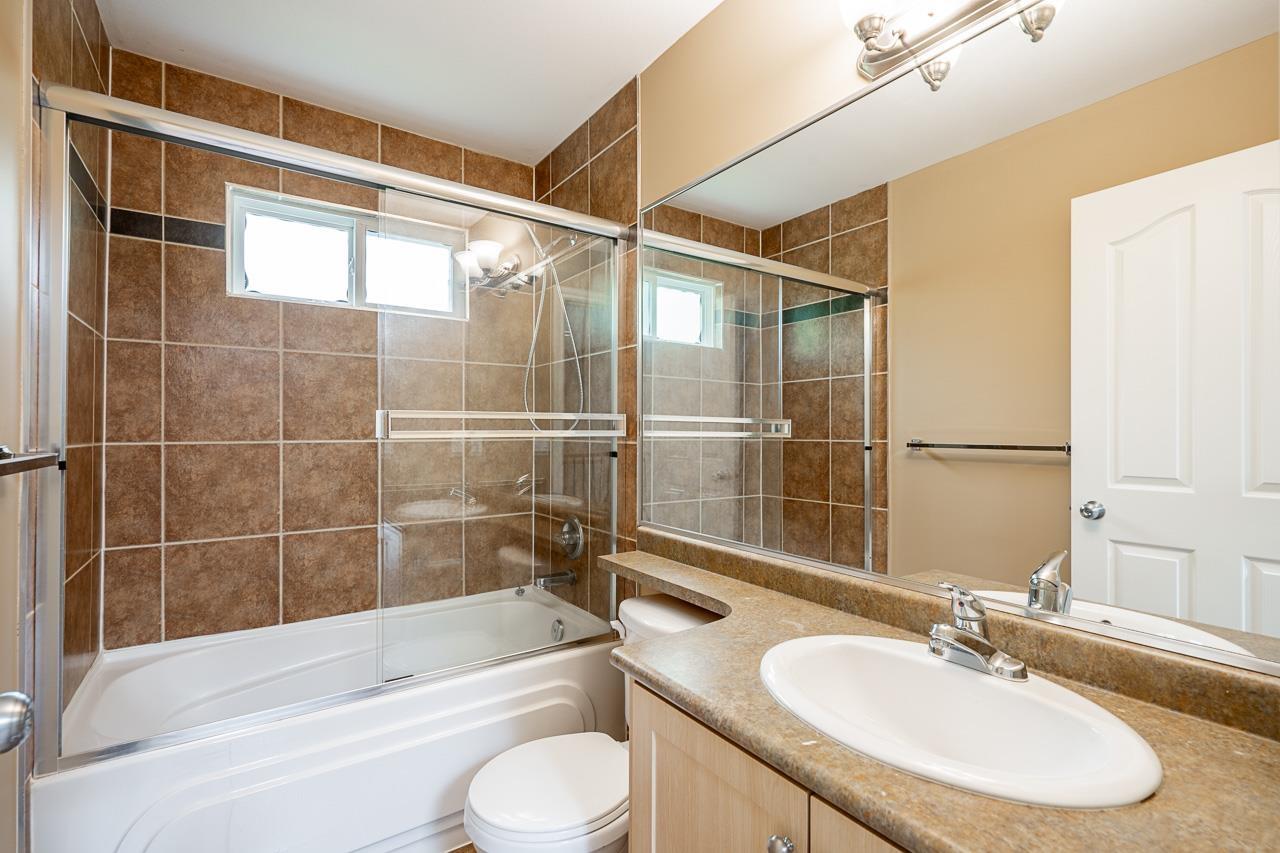 Photo 33 of 14374 76 A Avenue, Surrey BC