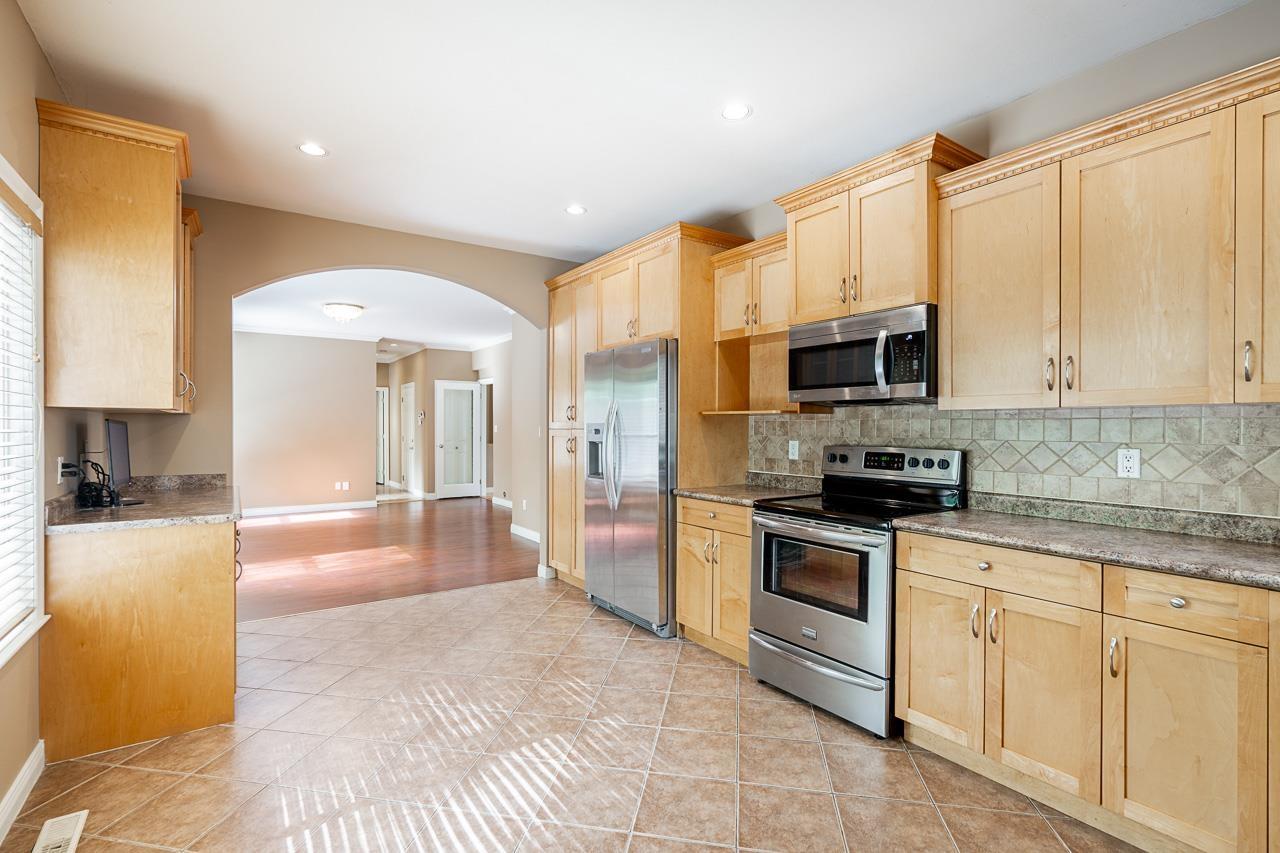 Photo 12 of 14374 76 A Avenue, Surrey BC