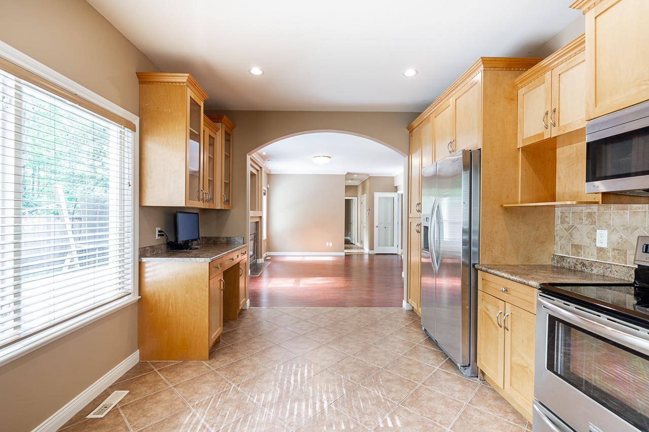 Photo 13 of 14374 76 A Avenue, Surrey BC