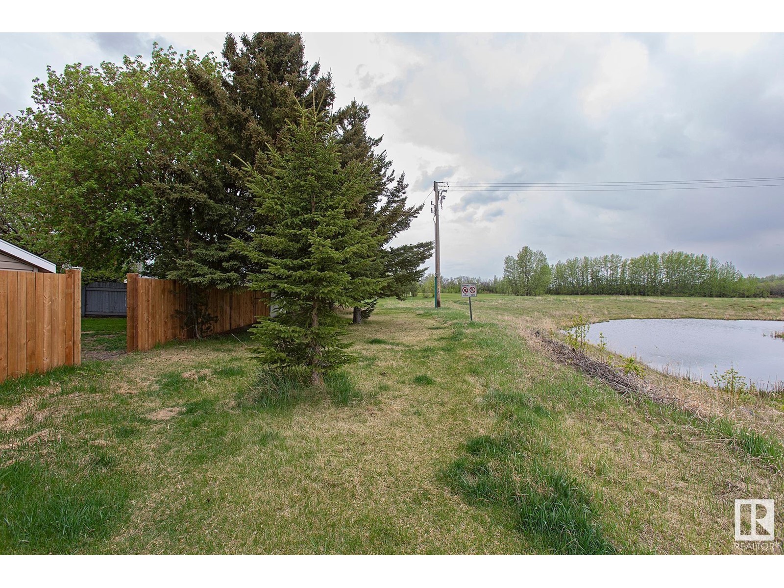 Photo 42 of 67 Westview Cr, Calmar AB