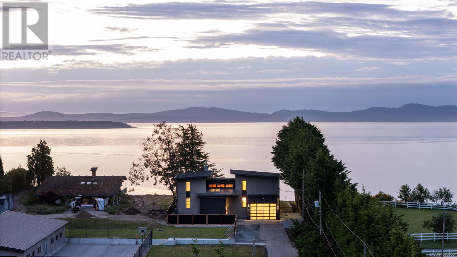 3300 Livesay Rd, Central Saanich, British Columbia