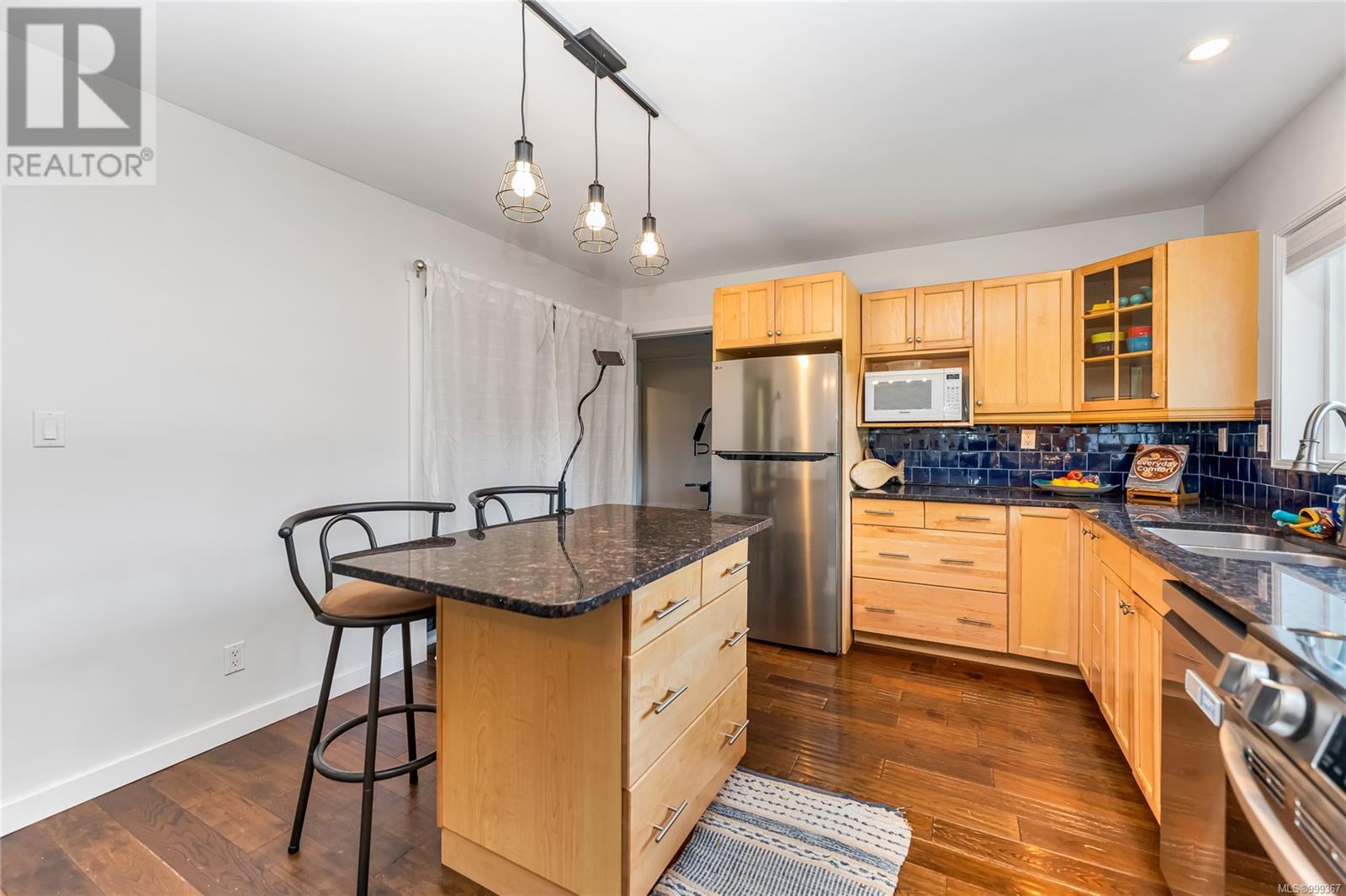 157 Maliview Dr, Salt Spring