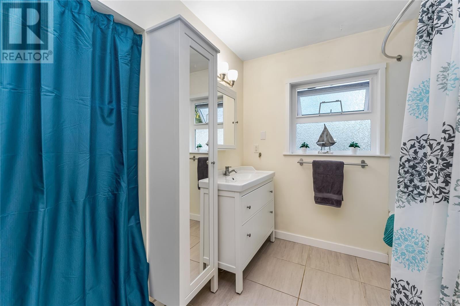 157 Maliview Dr, Salt Spring