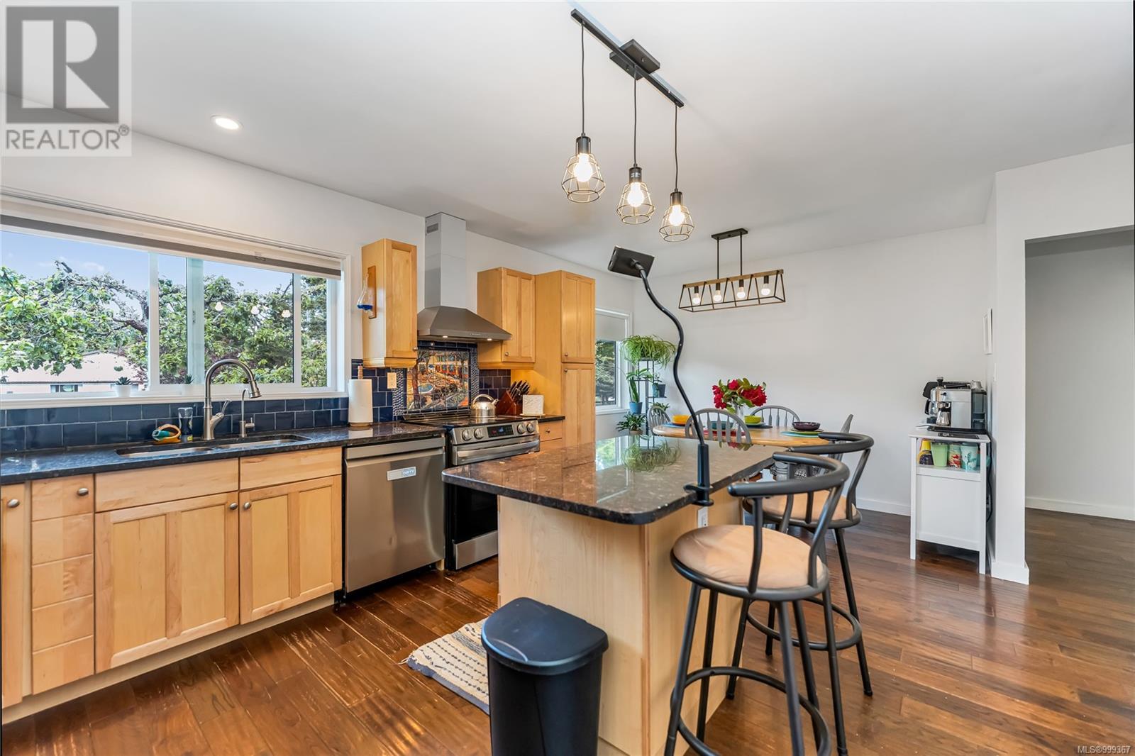 157 Maliview Dr, Salt Spring
