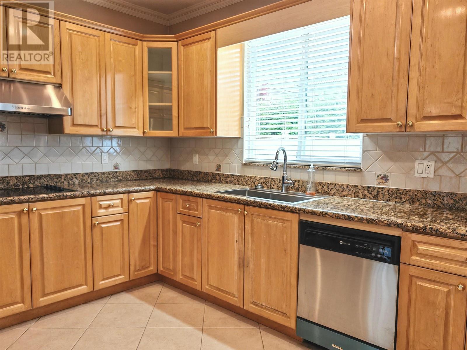 Photo 9 of 6451 Comstock Road, Richmond BC