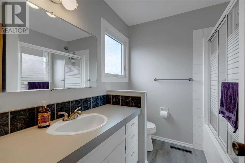 6014 52 Avenue, Ponoka