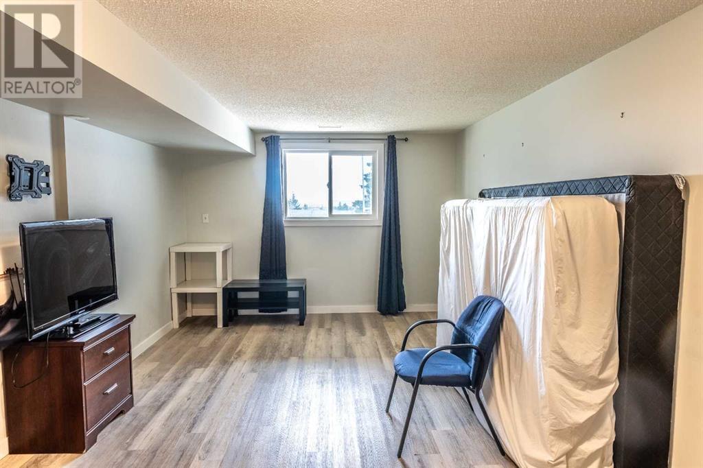 Multi-family House Bi-level for Sale in  Tavender Road NW Thorncliffe Calgary 