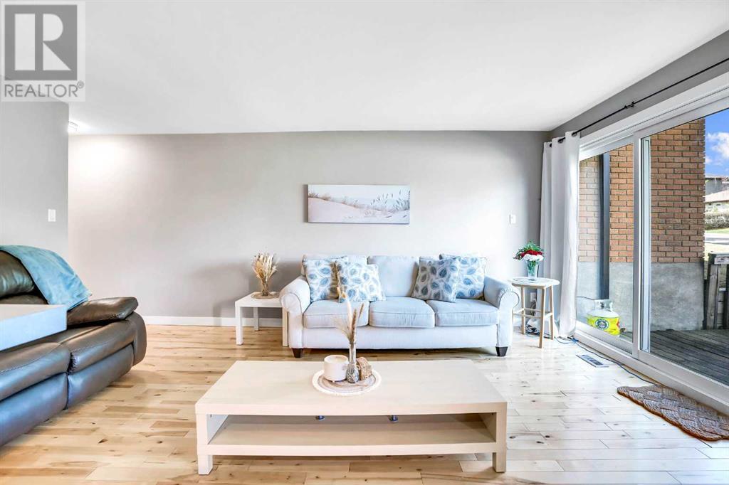 Single Family House for Sale in   Avenue SW Glenbrook Calgary 