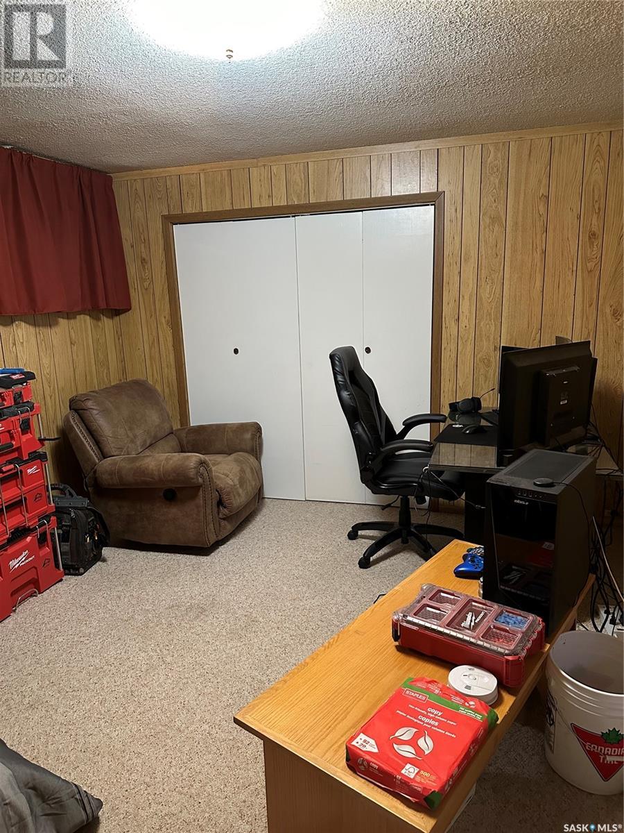 Photo 6 of 246 5th Avenue Nw, Swift Current SK