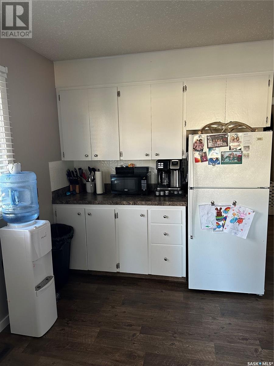 Photo 13 of 246 5th Avenue Nw, Swift Current SK