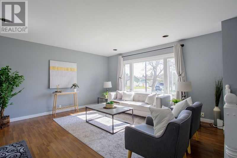Single Family House Bi-level for Sale in  Temple Way NE Temple Calgary 