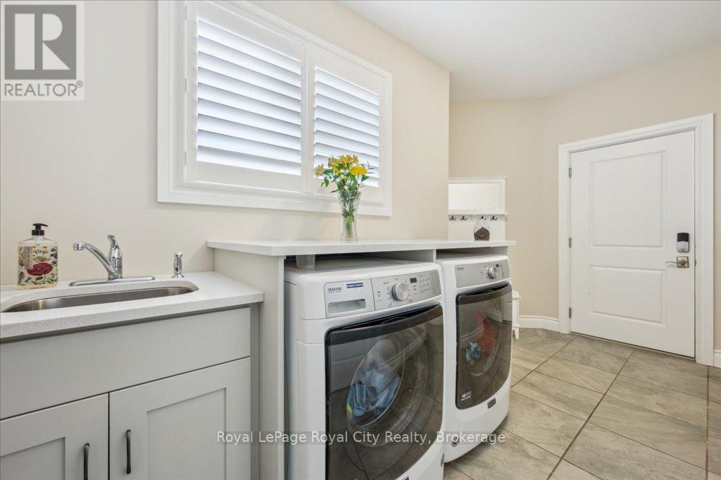 Photo 24 of 51 Ariss Glen Drive, Guelph Eramosa ON
