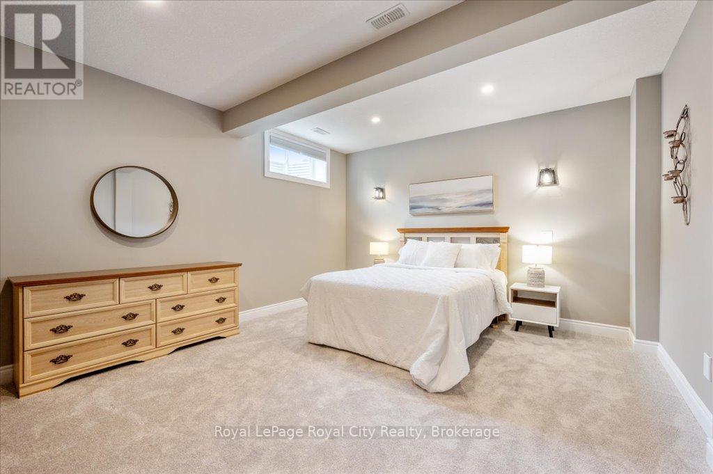 Photo 30 of 51 Ariss Glen Drive, Guelph Eramosa ON