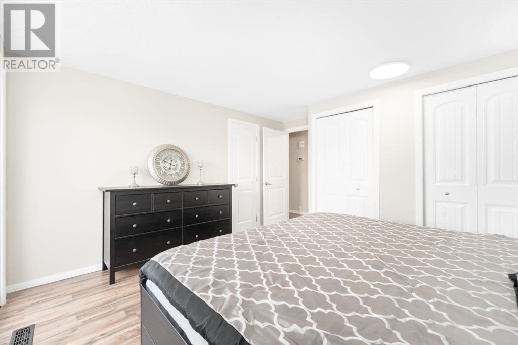 Single Family House 4 Level for Sale in  Penswood Place SE Penbrooke Meadows Calgary 