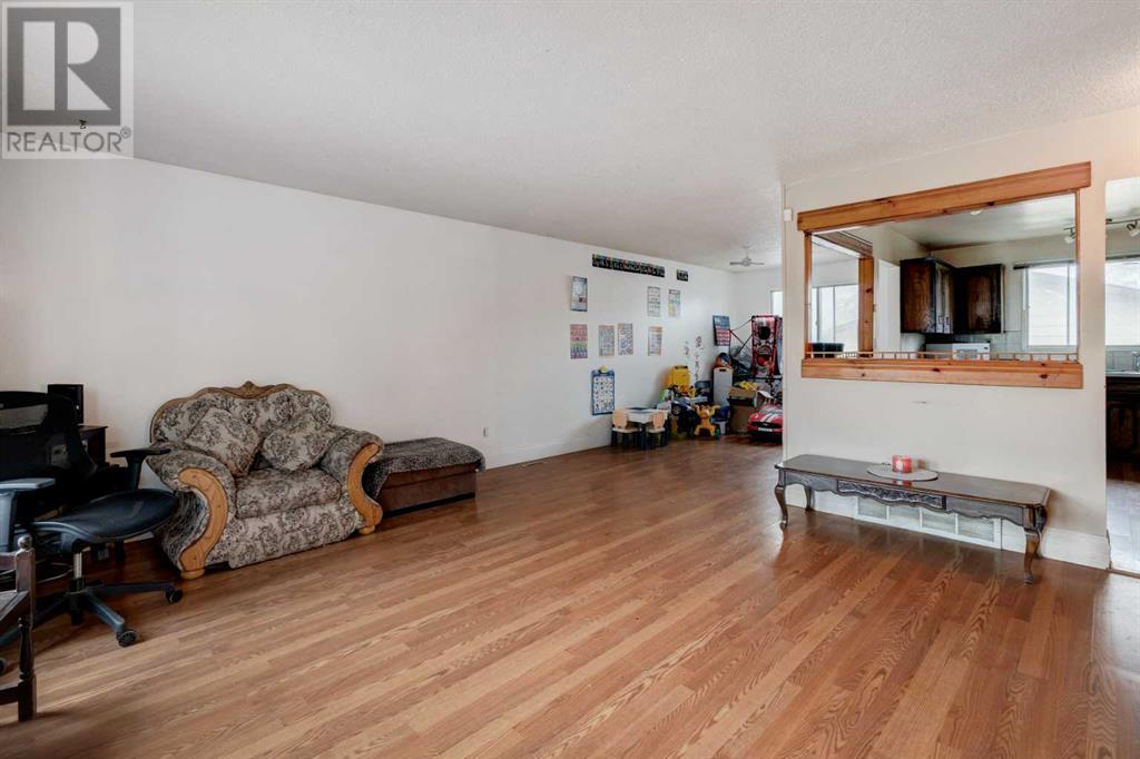 Single Family House 4 Level for Sale in  Whitehorn Way NE Whitehorn Calgary 