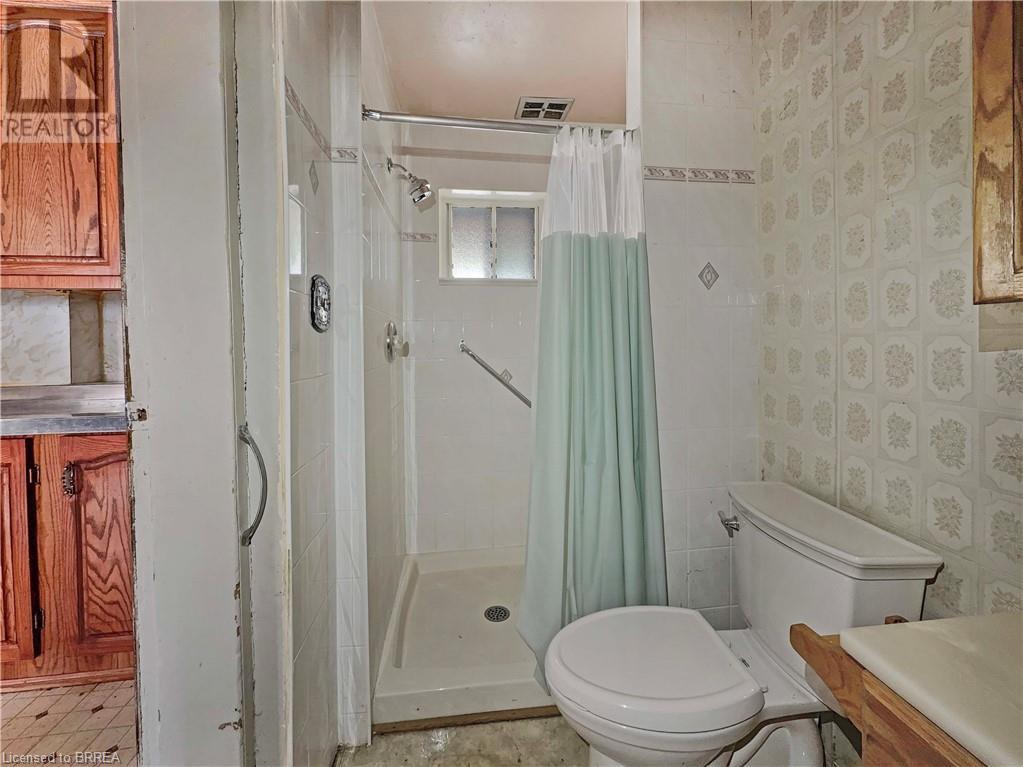 Photo 15 of 21 Ontario Street, Brantford ON