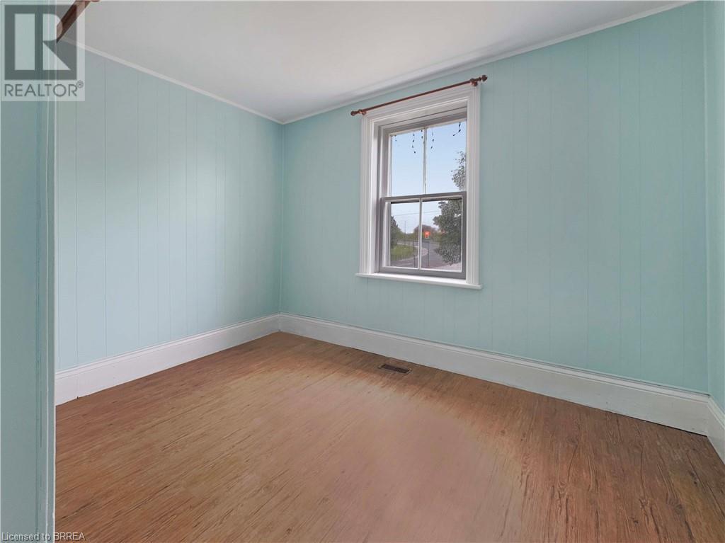 Photo 18 of 21 Ontario Street, Brantford ON