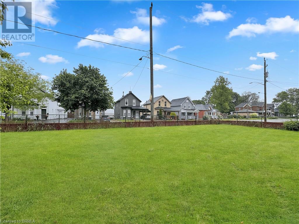 Photo 24 of 21 Ontario Street, Brantford ON