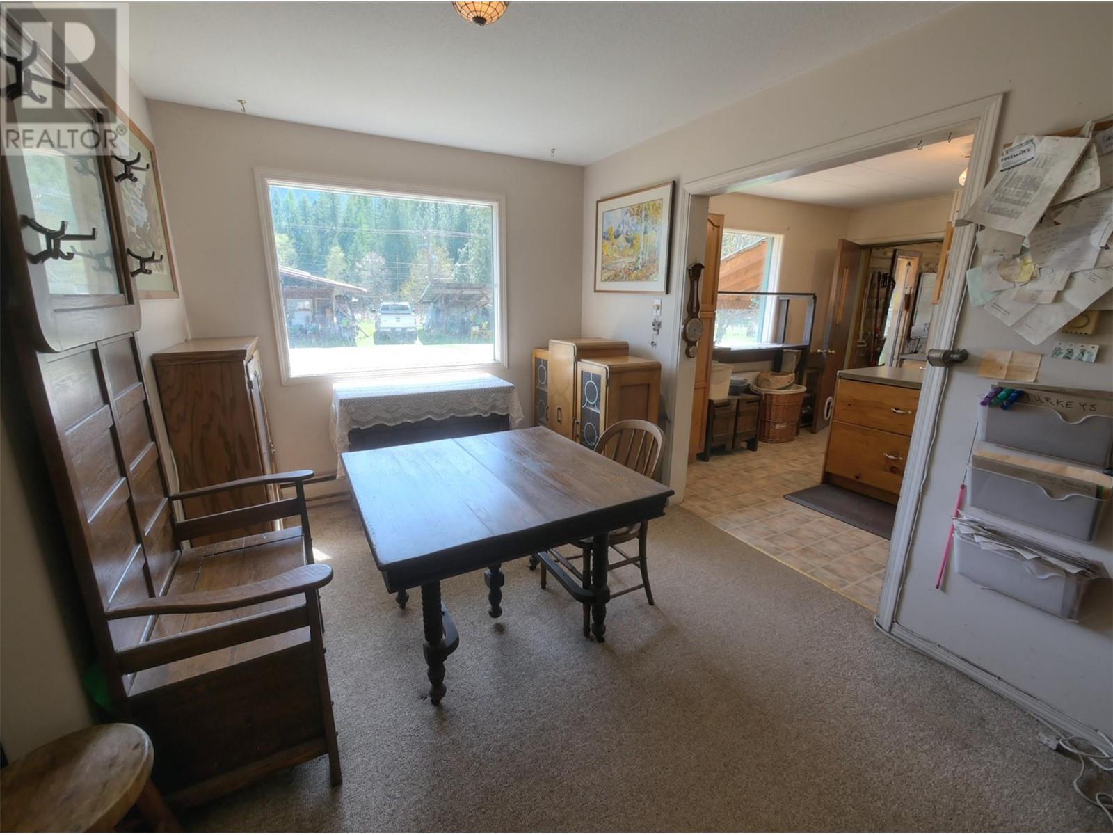 Photo 11 of 3837 Pass Creek Road, Crescent Valley BC