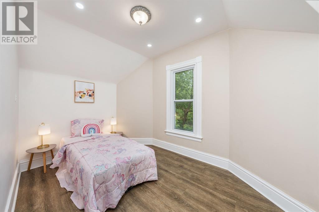 Photo 19 of 156 Queen Street, Sarnia ON