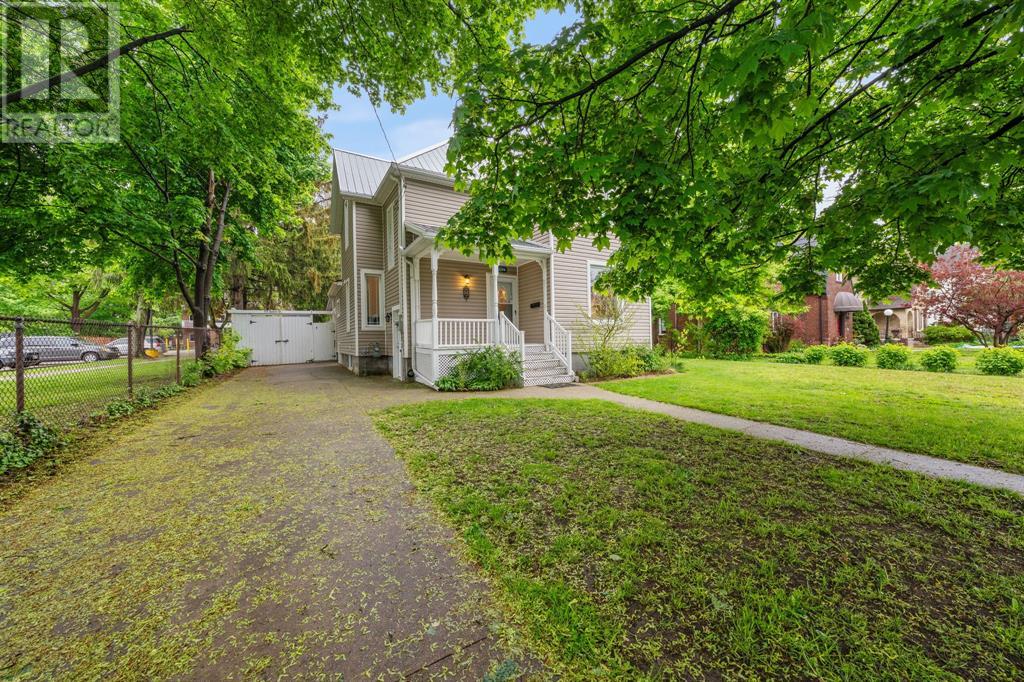 Photo 2 of 156 Queen Street, Sarnia ON