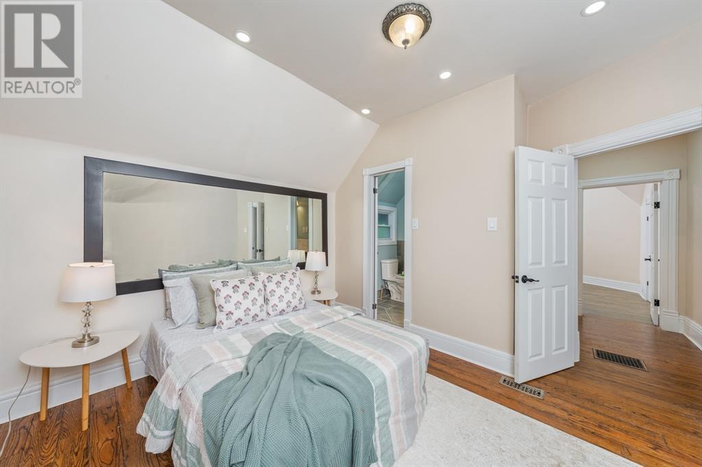 Photo 23 of 156 Queen Street, Sarnia ON