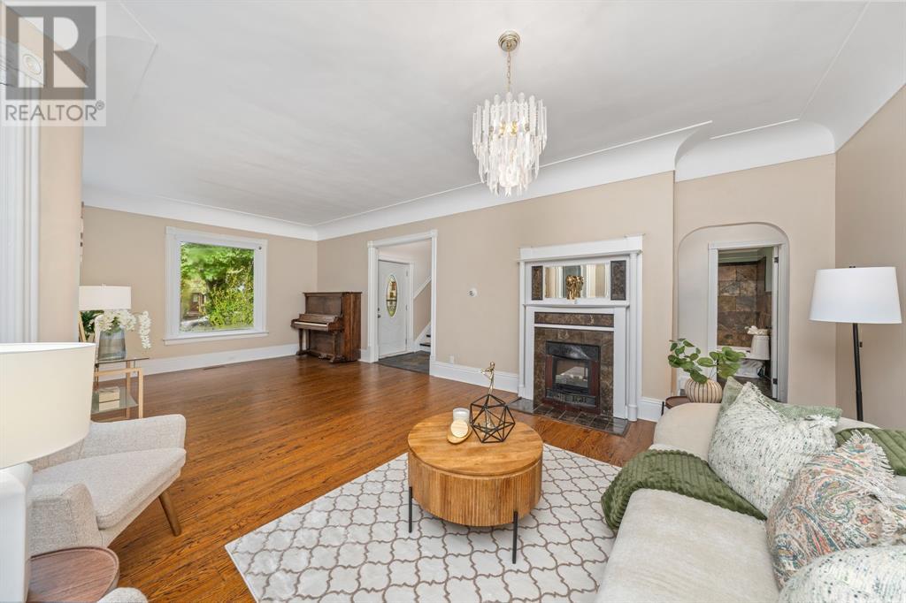 Photo 6 of 156 Queen Street, Sarnia ON